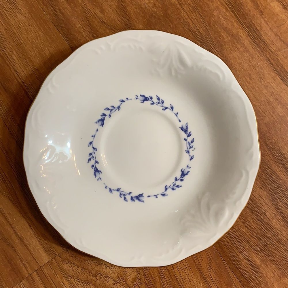 Gibson China Vintage Blue Rose Place Setting Gold Trimmed 5 Pieces Included - Picture 10 of 15